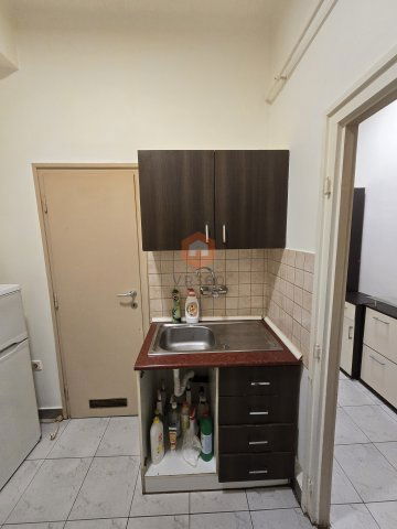 Eladó téglalakás, Pécsett 39.9 M Ft, 1 szobás