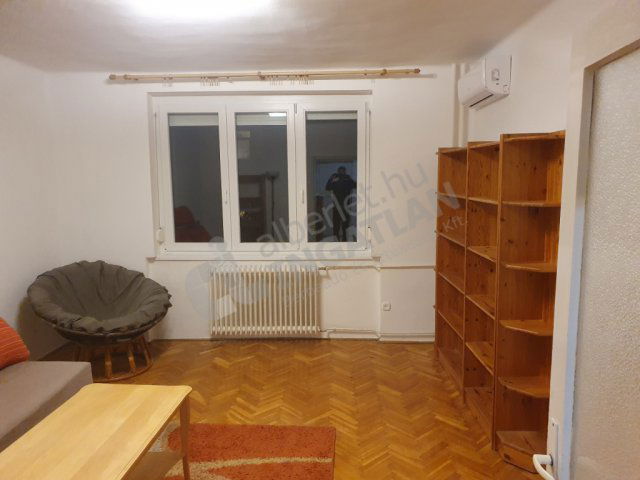 Kiadó téglalakás, albérlet, XI. kerületben, Karolina úton