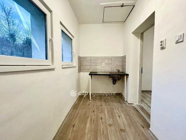 Eladó családi ház, Zalakaroson 28 M Ft, 3 szobás