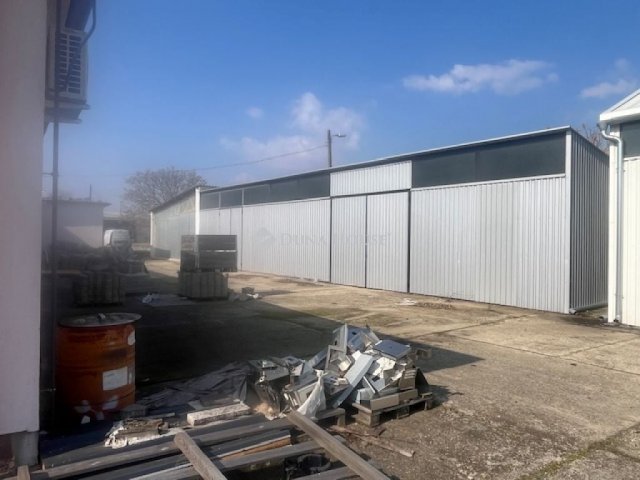 Eladó ipari ingatlan, Pécsett 420 M Ft / költözzbe.hu