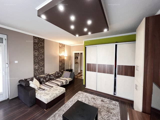 Eladó téglalakás, Kaposváron 45.49 M Ft, 2+1 szobás