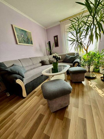 Eladó téglalakás, Pécsett 42.5 M Ft, 2+1 szobás