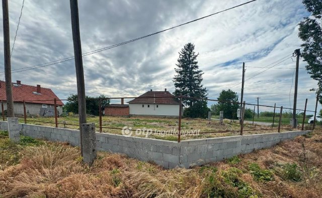 Eladó telek, Tiszafüreden 9.5 M Ft / költözzbe.hu