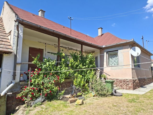 Eladó családi ház, Kurdon 18 M Ft, 3 szobás