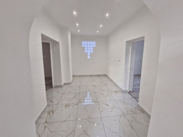 Eladó családi ház, Újszászon 24.9 M Ft, 3+1 szobás