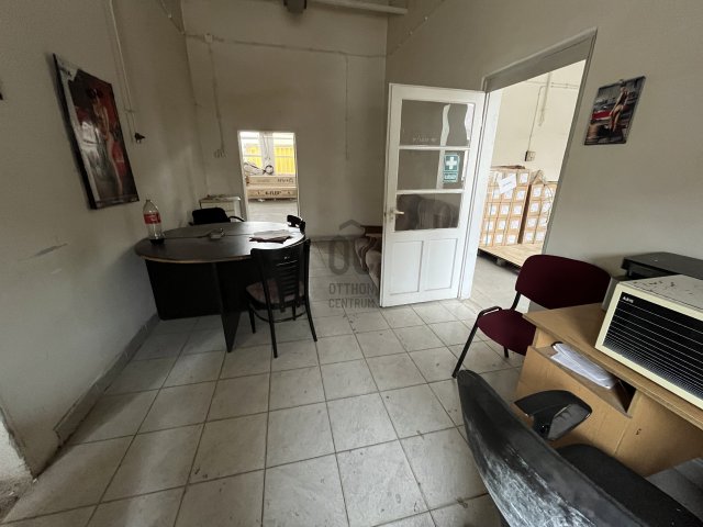 Kiadó ipari ingatlan, Debrecenben 300 E Ft / hó