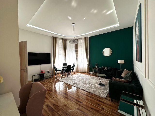 Eladó téglalakás, Budapesten, V. kerületben, Alkotmány utcában