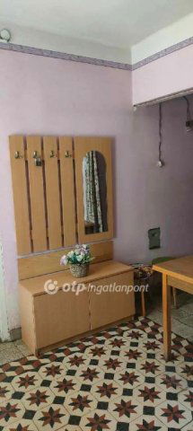 Eladó családi ház, Öreglakon 17 M Ft, 2+1 szobás