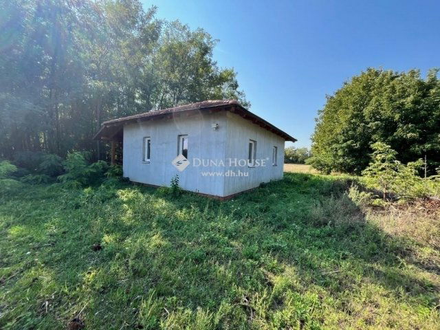 Eladó családi ház, Csongrádon 21.9 M Ft, 2 szobás