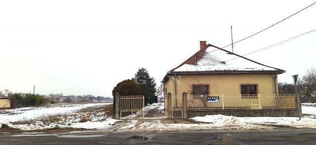 Eladó ipari ingatlan, Szigetszentmiklóson 249.9 M Ft