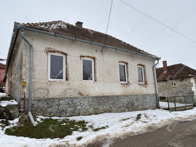 Eladó családi ház, Nemesrádón 30 M Ft, 5 szobás