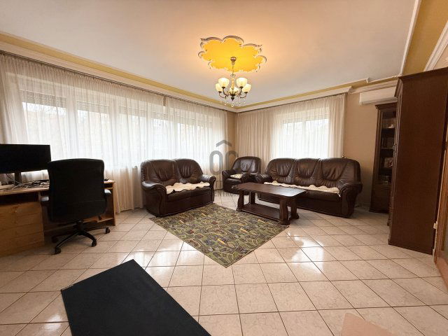 Eladó családi ház, Debrecenben 110 M Ft, 5 szobás