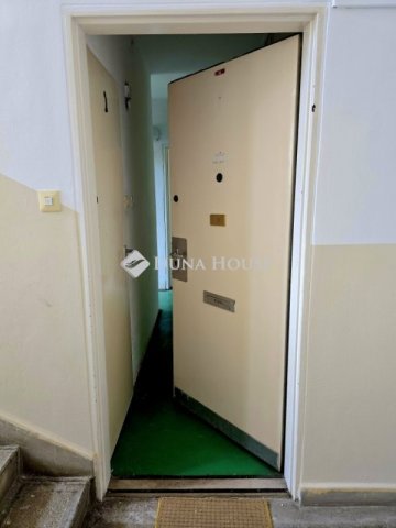 Eladó panellakás, Siklóson 25.3 M Ft, 1+1 szobás