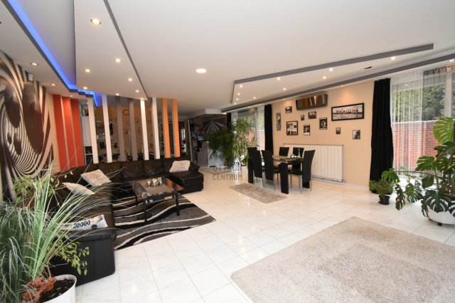 Eladó családi ház, Nagykanizsán 200 M Ft, 8 szobás