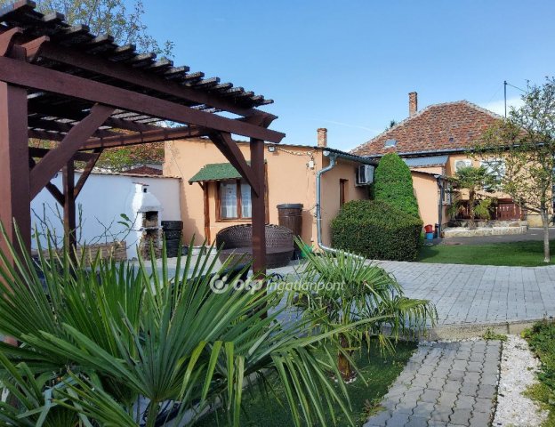Eladó családi ház, Hatvanban 92 M Ft, 4 szobás