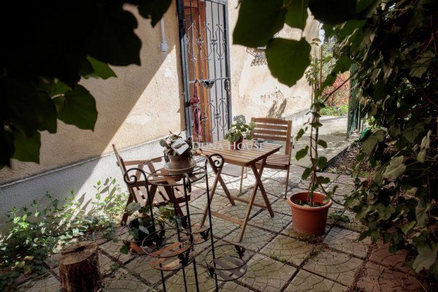 Eladó téglalakás, Budapesten, XI. kerületben, Ménesi úton