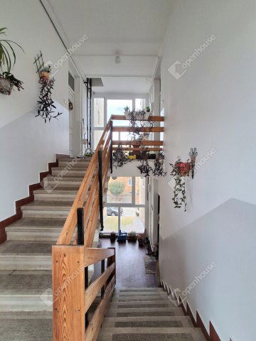 Eladó téglalakás, Bábolnán 43.9 M Ft, 3 szobás