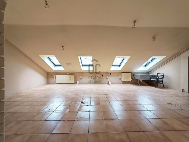 Eladó téglalakás, Székesfehérvárott 75 M Ft, 4 szobás