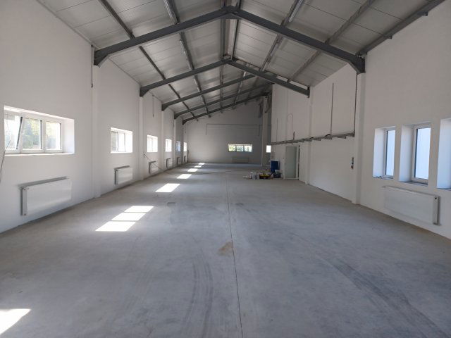 Kiadó ipari ingatlan, Győrött 1400 E Ft / hó, 8 szobás