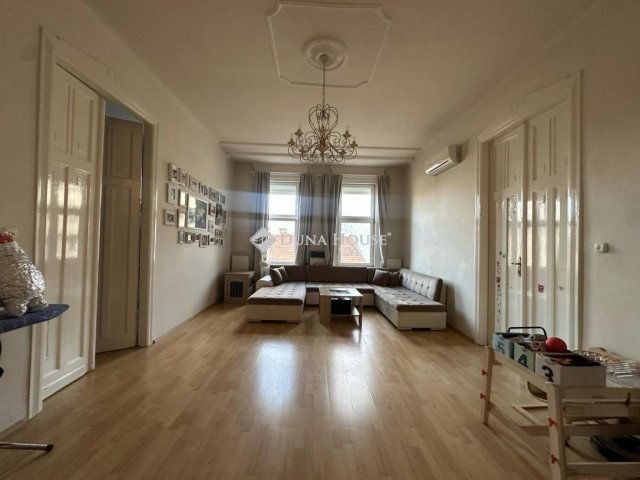 Eladó téglalakás, Budapesten, II. kerületben, Margit körúton