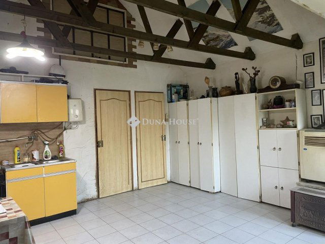 Eladó családi ház, Alsóörsön 45.9 M Ft, 2 szobás