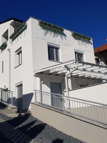 Eladó családi ház, Hévízen 194.8 M Ft, 3+3 szobás