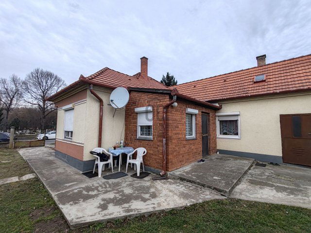 Eladó családi ház, Győrött 70 M Ft, 3 szobás