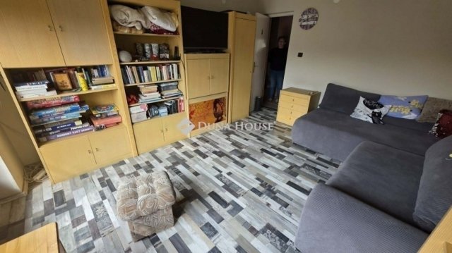 Eladó családi ház, Mendén 36.6 M Ft, 2 szobás
