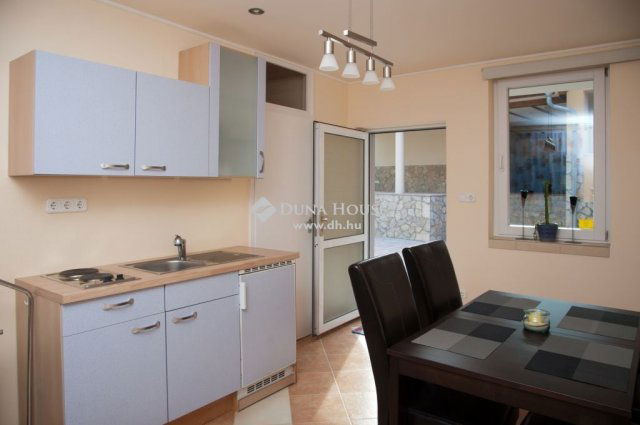 Eladó családi ház, Dunaszekcsőn 73.72 M Ft, 6 szobás