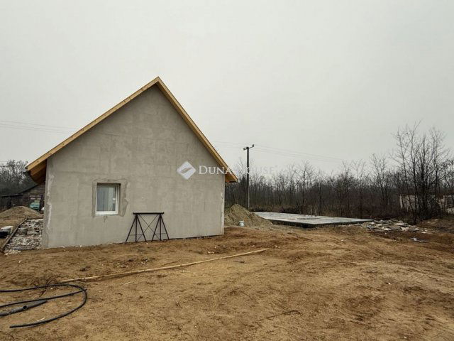 Eladó családi ház, Kókán 44.9 M Ft, 3 szobás