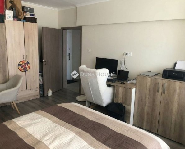 Eladó téglalakás, Pécsett 55.9 M Ft, 3 szobás