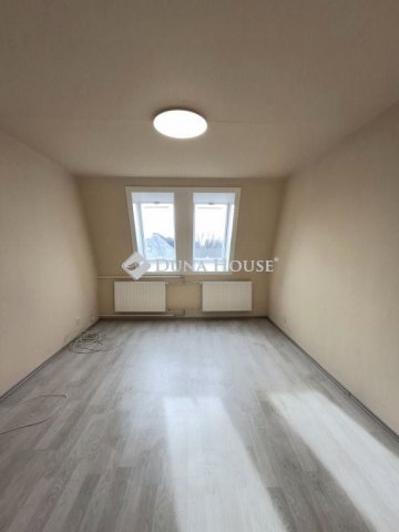 Eladó téglalakás, Debrecenben 39.9 M Ft, 1 szobás