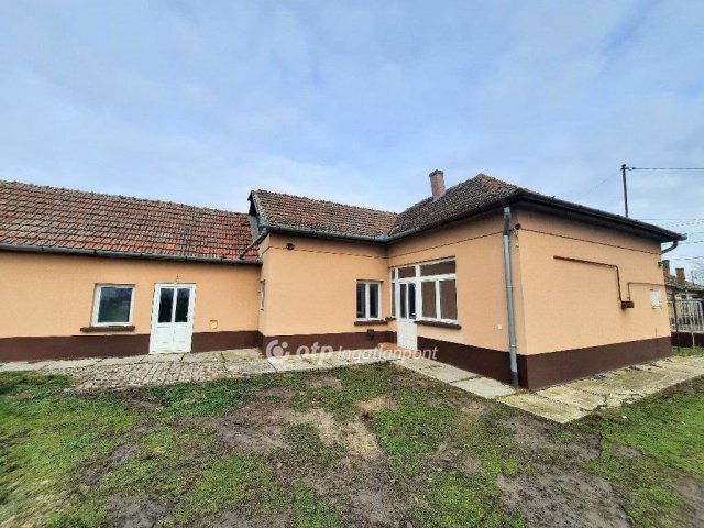 Eladó családi ház, Jászkarajenőn 26.49 M Ft, 2+1 szobás