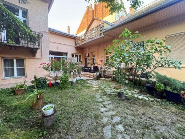 Eladó téglalakás, Budapesten, IV. kerületben 165 M Ft, 7 szobás