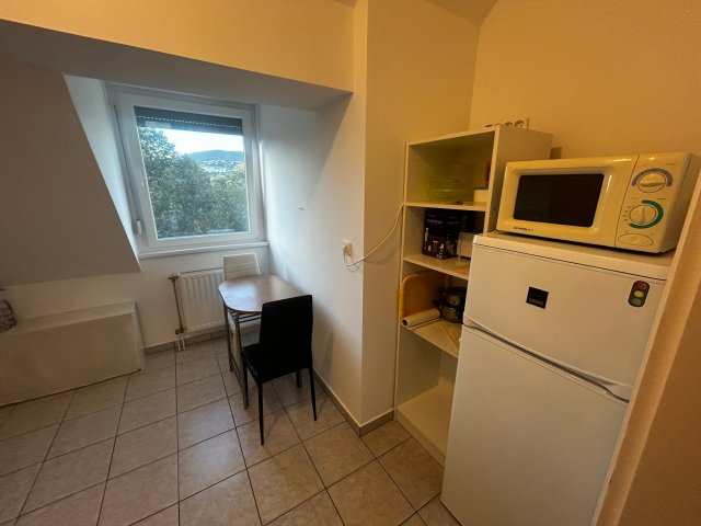 Kiadó téglalakás, albérlet, Pécsett 150 E Ft / hó, 2 szobás