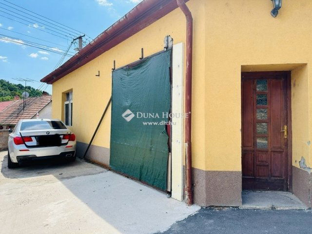 Eladó családi ház, Kesztölcön 79.5 M Ft, 6 szobás