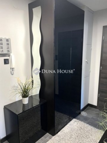 Eladó téglalakás, Budapesten, XVIII. kerületben 70.9 M Ft