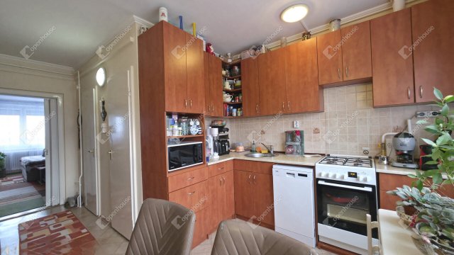 Eladó panellakás, Miskolcon 36.9 M Ft, 3 szobás