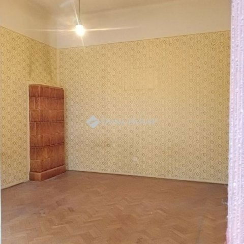 Eladó téglalakás, Budapesten, VI. kerületben 49.9 M Ft, 2 szobás