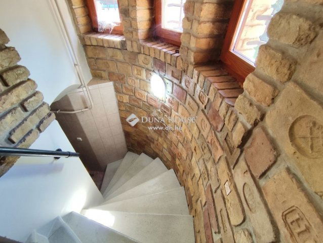 Eladó családi ház, Budapesten, XXI. kerületben 289.9 M Ft