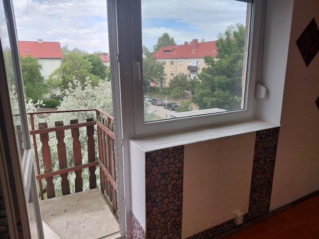 Eladó téglalakás, Oroszlányban 33 M Ft, 1+1 szobás