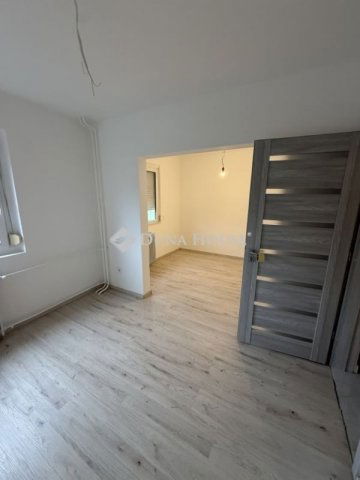 Eladó panellakás, Székesfehérvárott 69.9 M Ft, 3 szobás