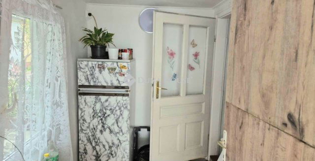 Eladó családi ház, Szegeden 33.8 M Ft, 1 szobás