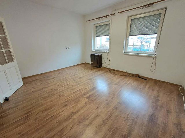 Eladó családi ház, Budapesten, XV. kerületben 52.9 M Ft