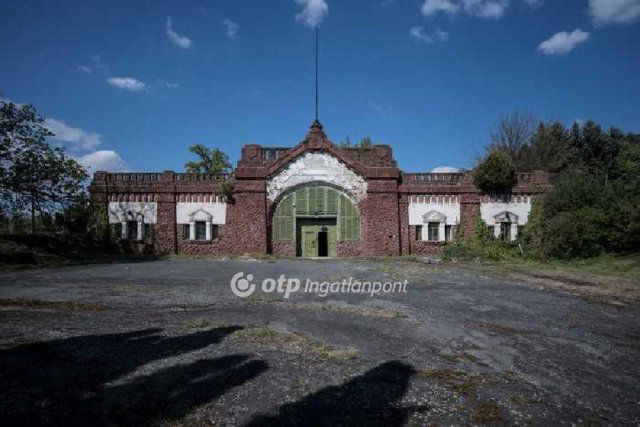 Eladó ipari ingatlan, Badacsonytördemicen 900 M Ft