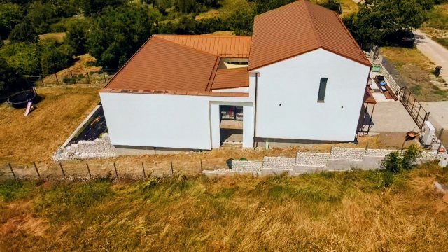 Eladó családi ház, Vácon, Akó utcában 259.9 M Ft, 4+1 szobás