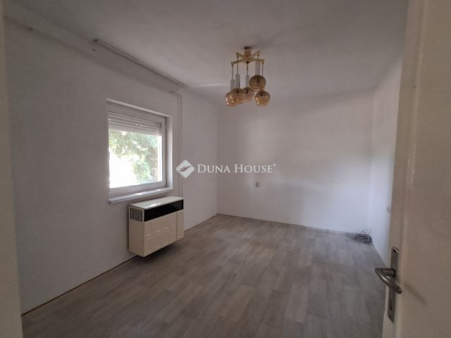 Eladó családi ház, Debrecenben 65 M Ft, 3 szobás