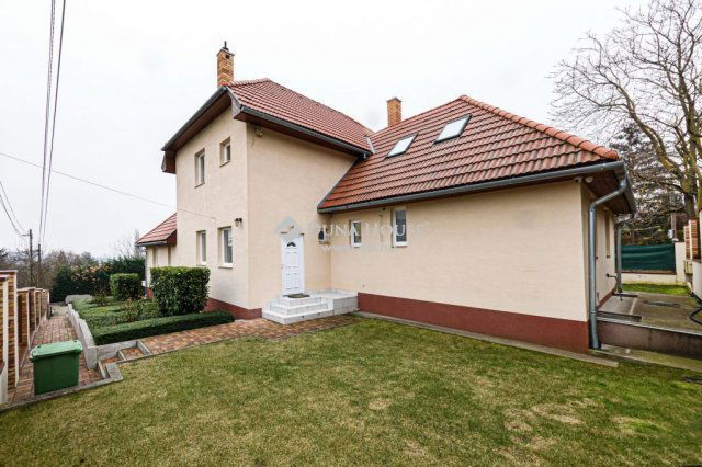Eladó családi ház, Budapesten, III. kerületben 429 M Ft