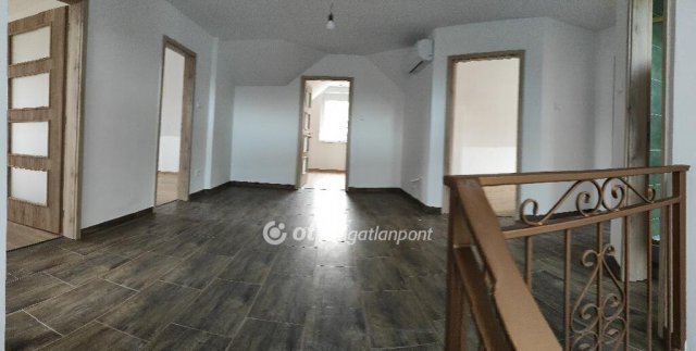 Eladó családi ház, Aranyosgadányban 98 M Ft, 6 szobás