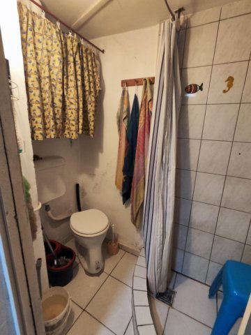 Eladó családi ház, Pécsett 24.9 M Ft, 2 szobás
